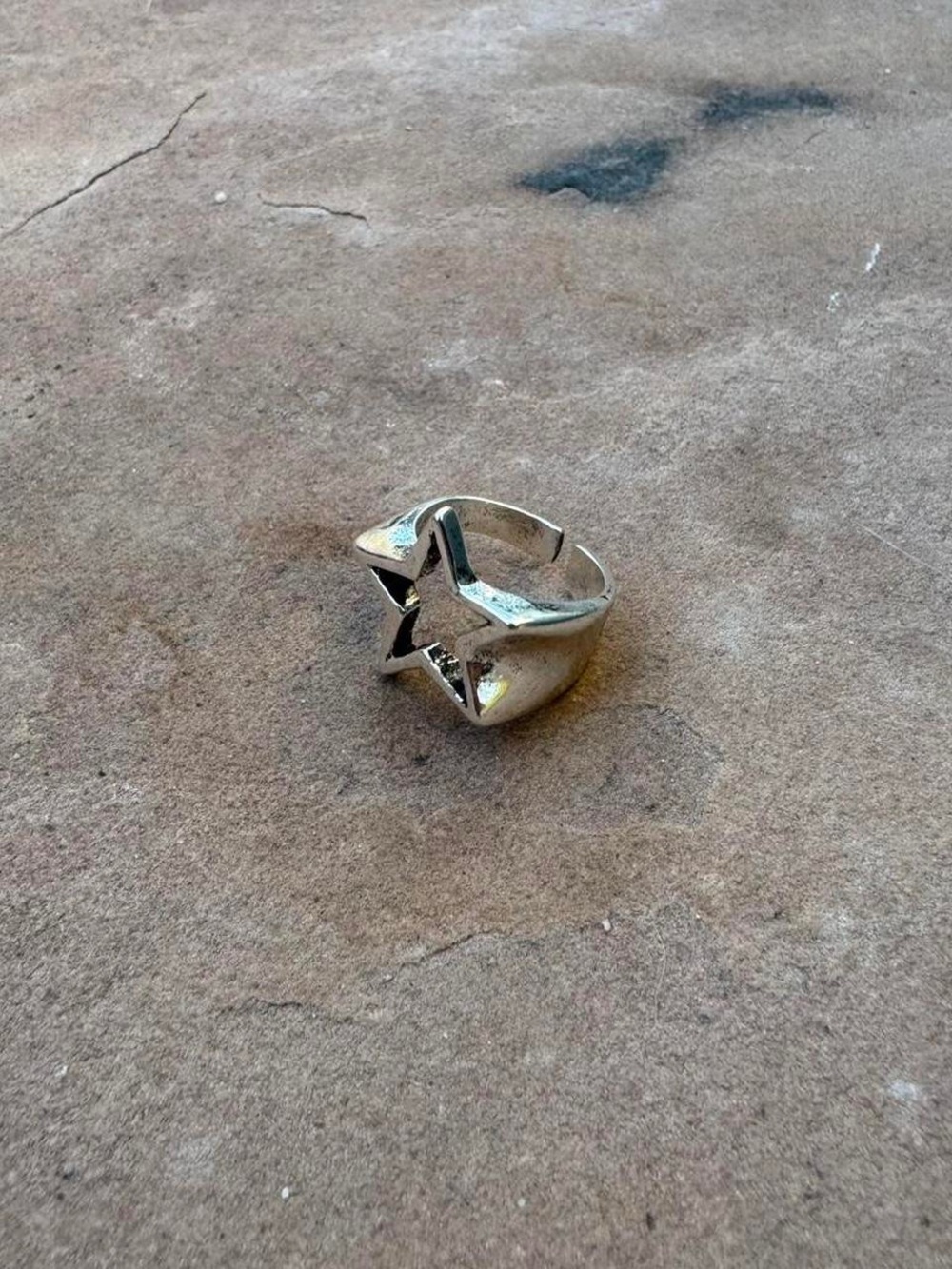 Women's Silver Star Cutout Ring - Modern Fashion Jewelry